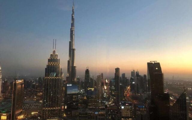 Amazing Skyline Views Apartment in Index Tower