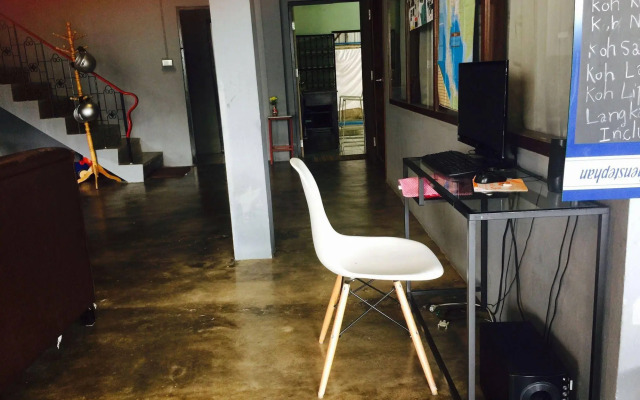 Nokhook House Trang - Hostel
