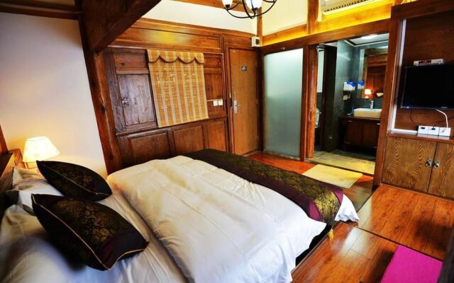 Lijiang Yiran Ethnic custom Viewing Inn