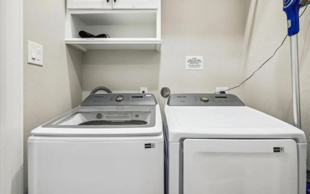 Sandy Cheeks Surfside