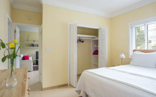 Sir Charles Guest House