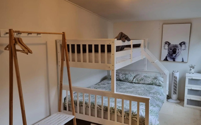 SUNSET BEACH SHACK on SURF – Guest Rooms – Inverloch