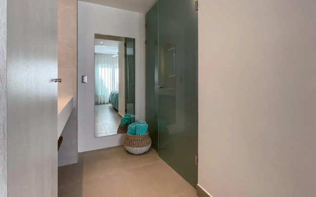 Beautiful Condo Just Steps Away From the Beach