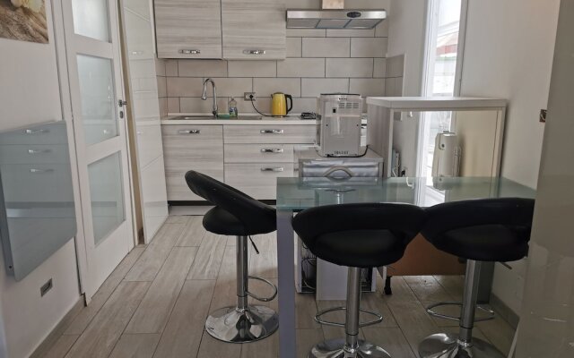 Cozy Sea View Apartment in Civitavecchia