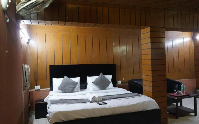 Hotel Quadis Noida Sector 15