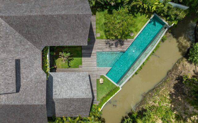 Villa Kauh - Luxury Tropical 5BR Villa