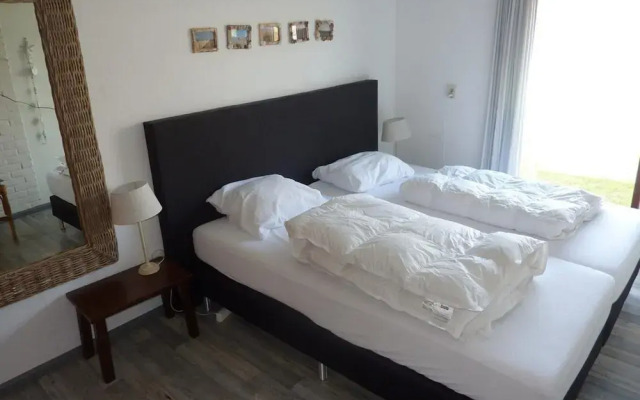 Sunlit Holiday Home by the Sea