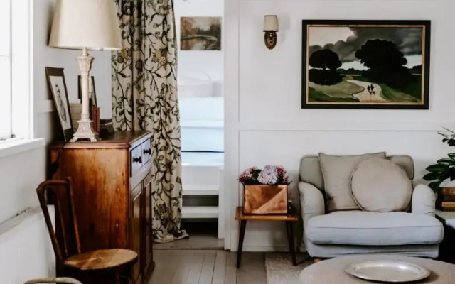 Jacks Garden Cottage at Poets Lodge – Hotel Rooms – Daylesford