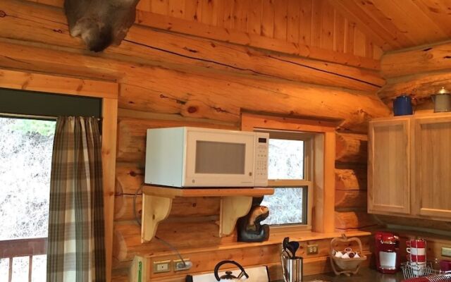 Two Bears Inn Bed & Breakfast