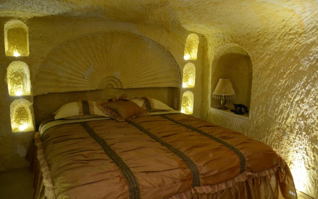 Golden Cave Suites
