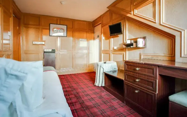 The Rowers Hotel by OYO