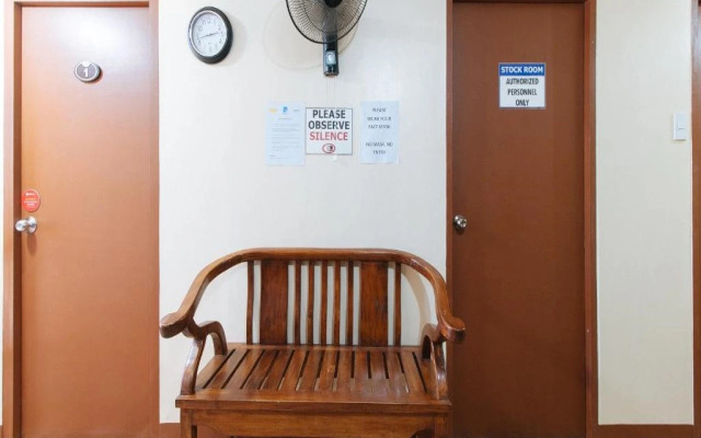 RedDoorz near PNR Espana Station