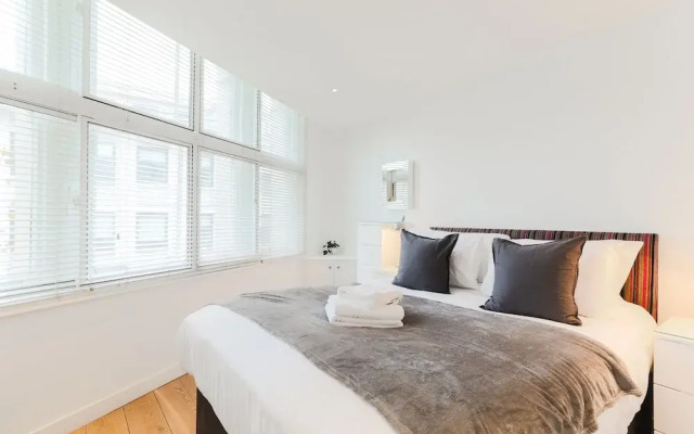 Trafalgar Square by Excel Apartments