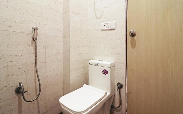 OYO 42622 Admiral Suites