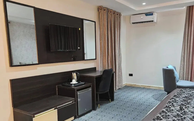 Anibex Luxe