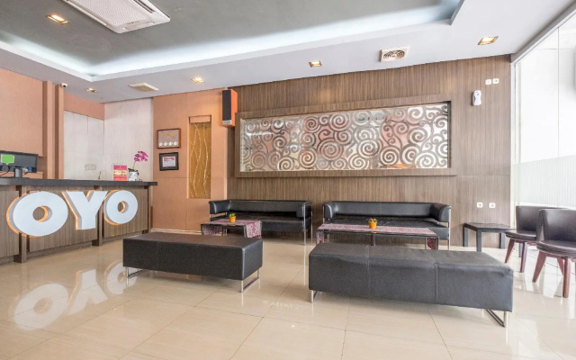 OYO 317 New Legend Hotel – Lobby – Makassar