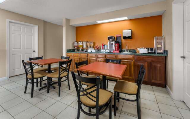 Americas Best Value Inn Montezuma