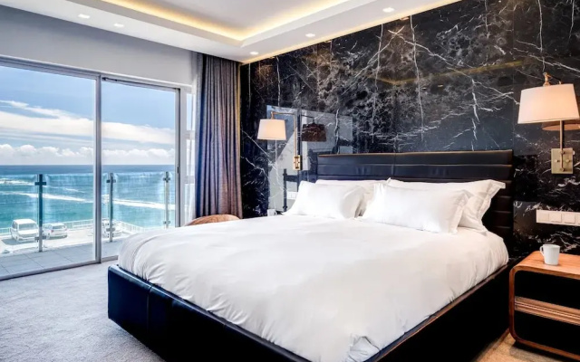 Chic Apartment w Amazing Views Dunmore Luxe