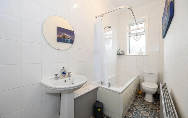 Captivating 2-bed House in Blackburn