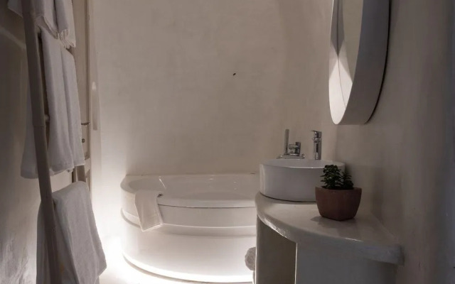 Globe Suites