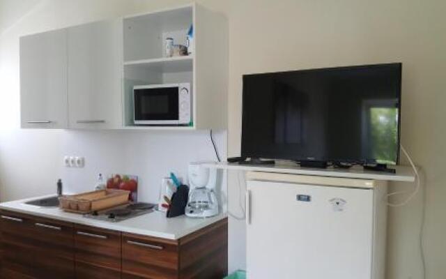 Doris Apartments
