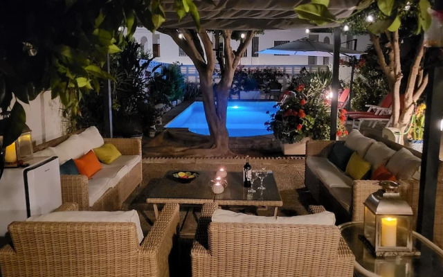 Large Villa Private Pool and Garden Near Beach