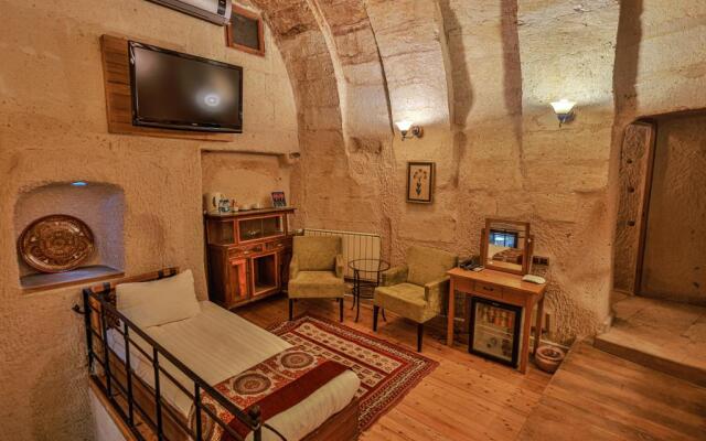La Casa Cave