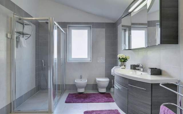 Modern Villa in Pula With Pool and Parking