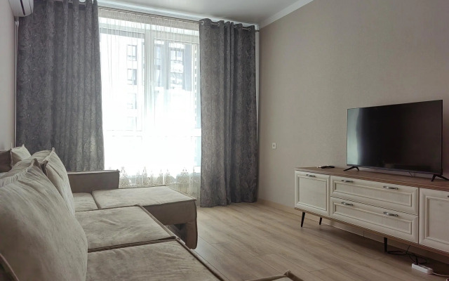 Апартаменты на проспекте Российский 13