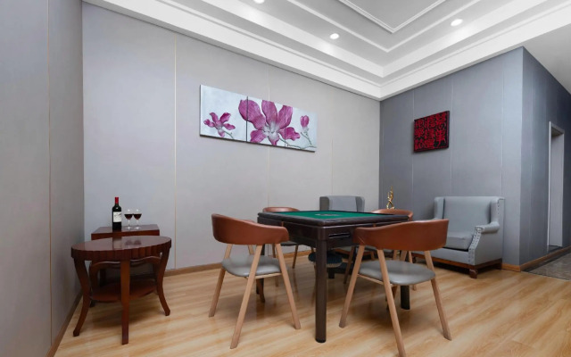 Neijiang Riverside Garden Hotel