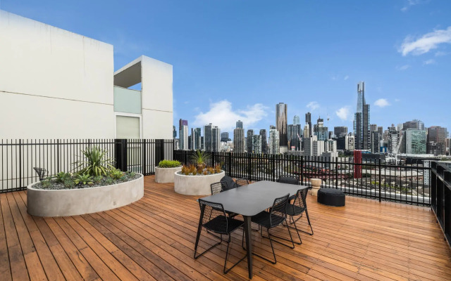 Saint Domain Apartment Hotel