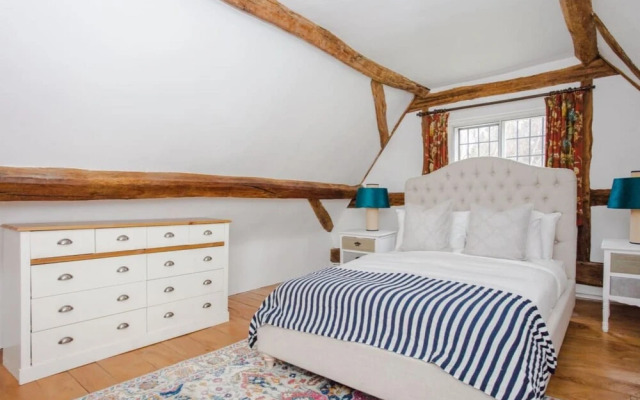 The Royal Retreat -elegant 7bdr With Garden