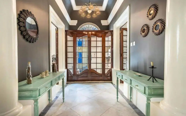 Spacious 4-Bedrooms Townhouse in Tas-Sliema