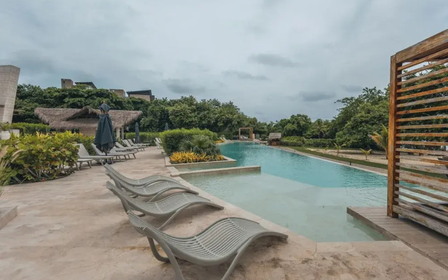 Seaside 3BR Retreat w Terrace Beach Access