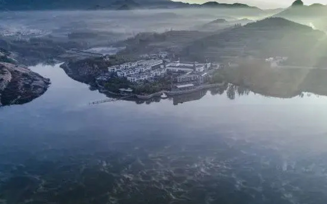 Yungu Xiangjiju Hot Spring Holiday Hotel