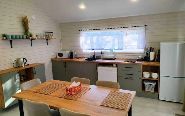 Sreda Green Lounge (Barnhouse 364)