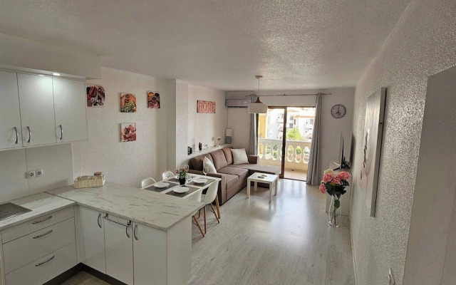 Los Cristianos Heated Pool Sea View AC