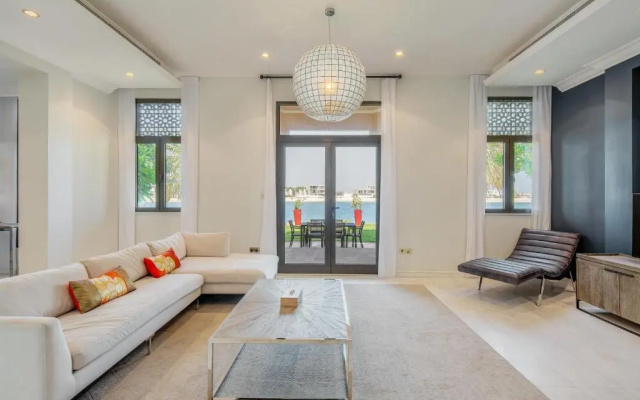 Maison Privee - Prvt Pool & Beach Access in Luxury Palm Jumeirah 6BR Villa