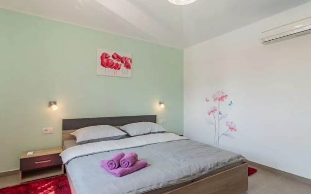 Villa Lena Comfortable Holiday Residence