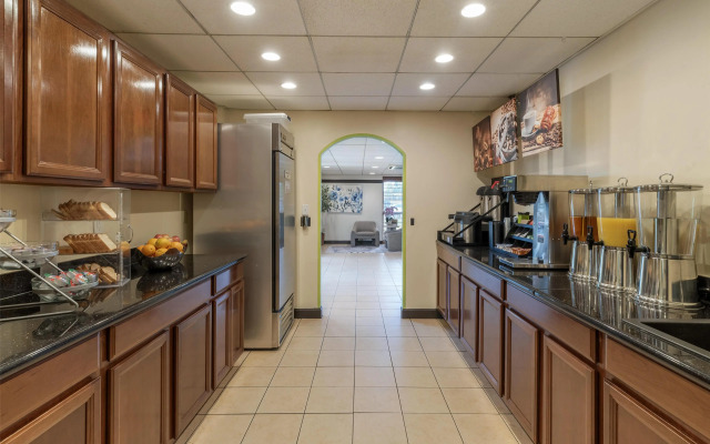 SureStay Hotel by Best Western East Brunswick