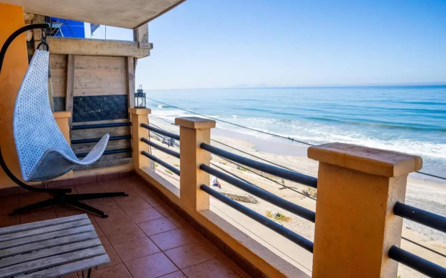 BEACHFRONT Relaxation 1 Bedroom Apt