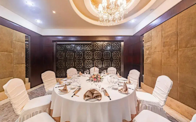 Rezen Kingtown Hotel (Chongqing Guanyinqiao)