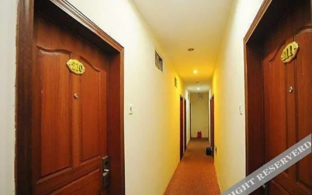 Qujing Hotel
