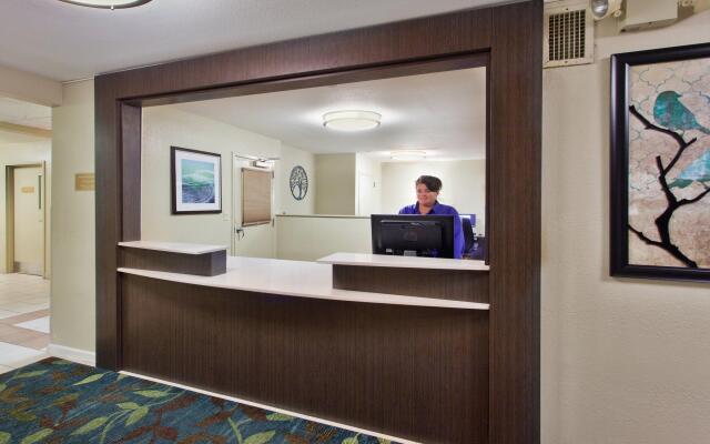 Sonesta Simply Suites Cleveland North Olmsted Airport