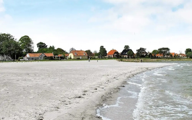 Seaside Retreat in Bandholm-by Traum