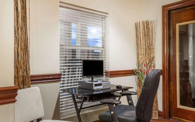 Wingate by Wyndham Savannah Gateway