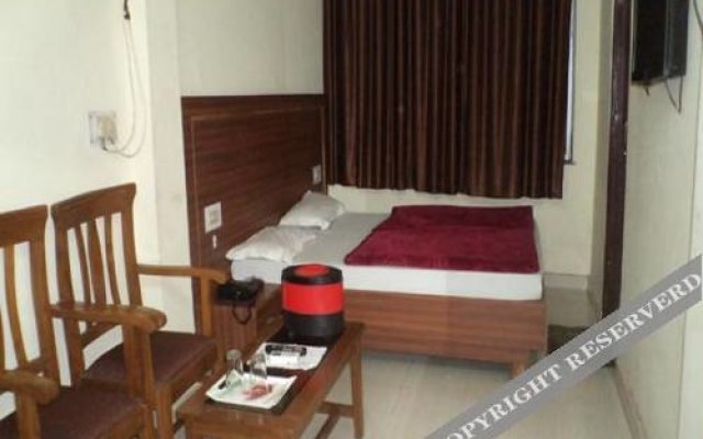 Hotel Amar Prem by OYO Rooms