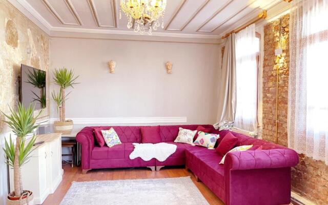 all building/5floors/ garden in balat