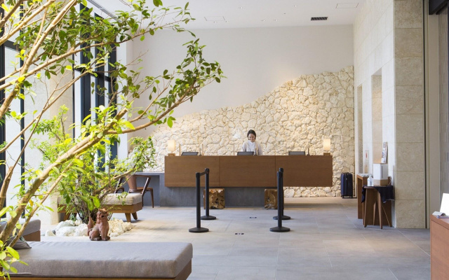 Hotel Strata Naha – Lobby – Naha