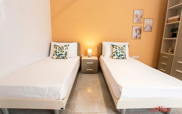 Seafront Penthouse With Unobstructed Sea Views